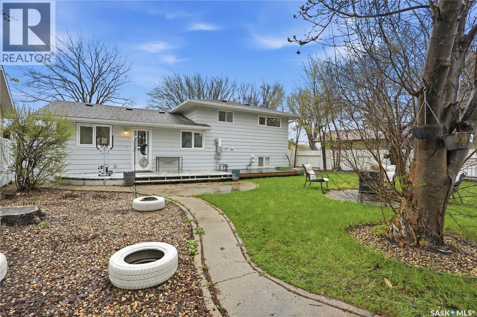 2305 Taylor Street E, Saskatoon, SK - Outdoor With Deck Patio Veranda