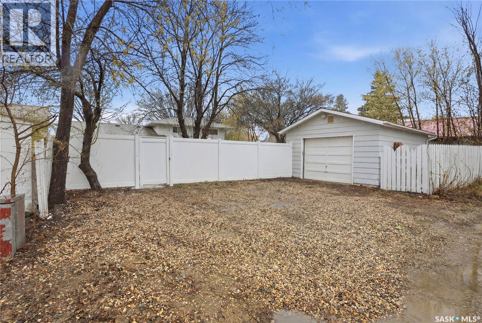 2305 Taylor Street E, Saskatoon, SK - Outdoor