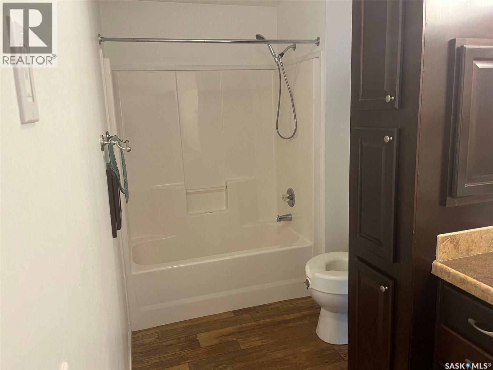 320 3Rd Avenue W, Christopher Lake, SK - Indoor Photo Showing Bathroom