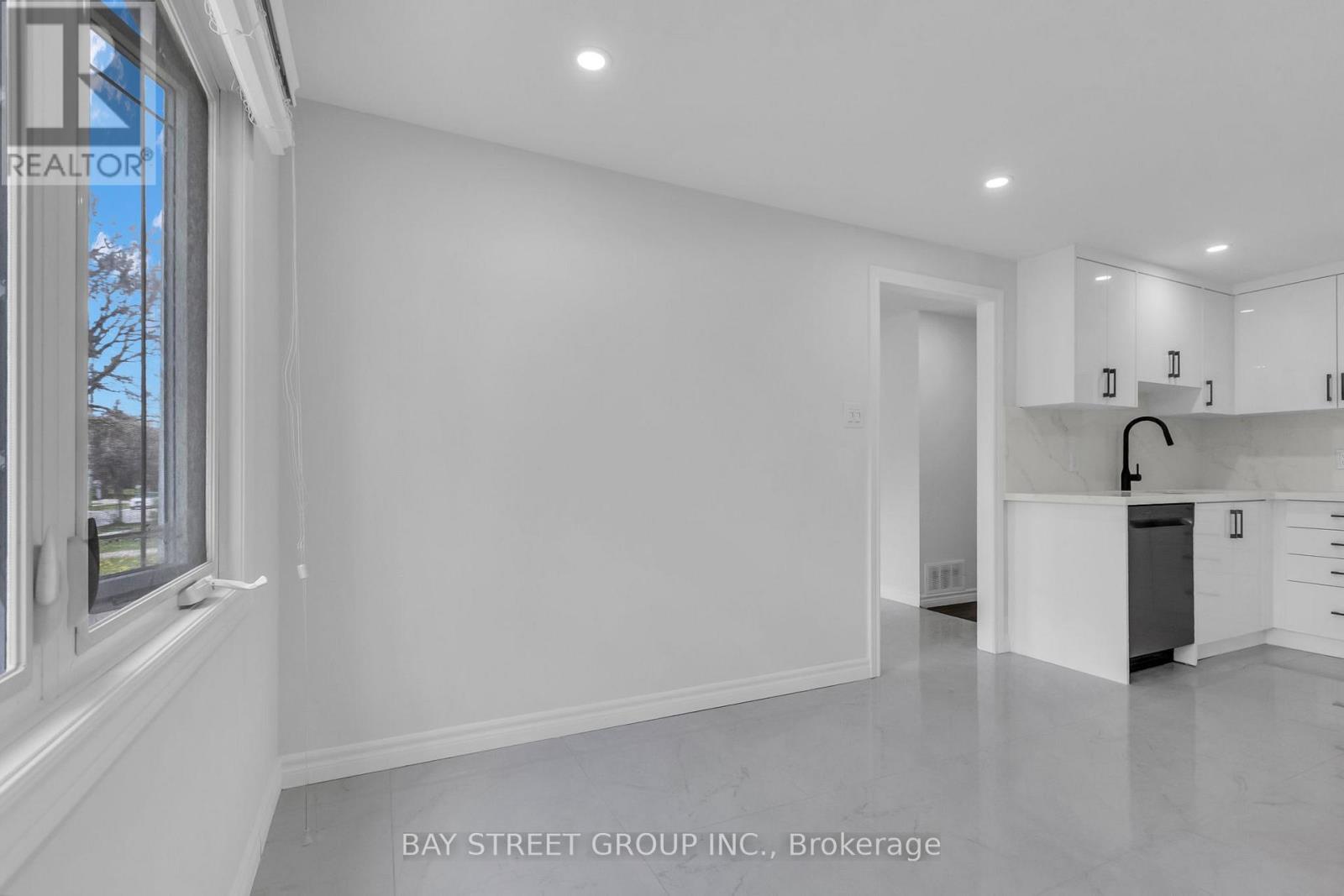 66 Amos Avenue, Waterloo, ON - Indoor Photo Showing Kitchen