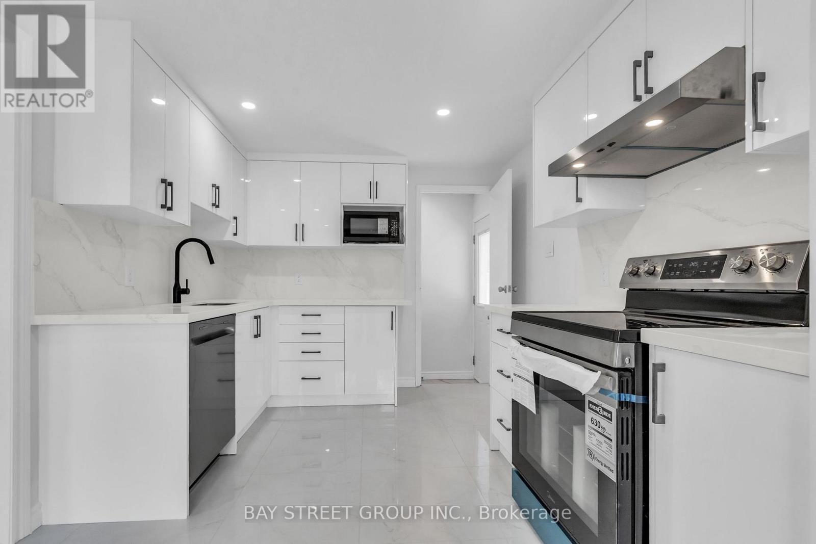 66 Amos Avenue, Waterloo, ON - Indoor Photo Showing Kitchen
