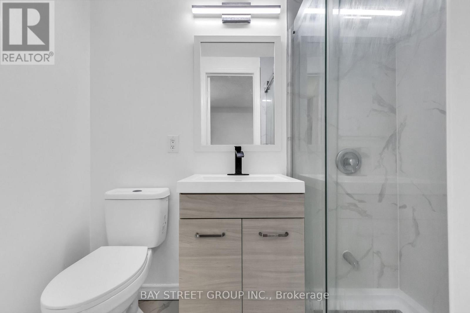 66 Amos Avenue, Waterloo, ON - Indoor Photo Showing Bathroom