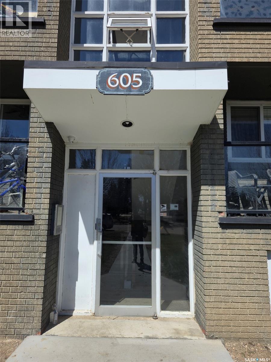 9 605 Wilson Crescent, Saskatoon, SK - Outdoor