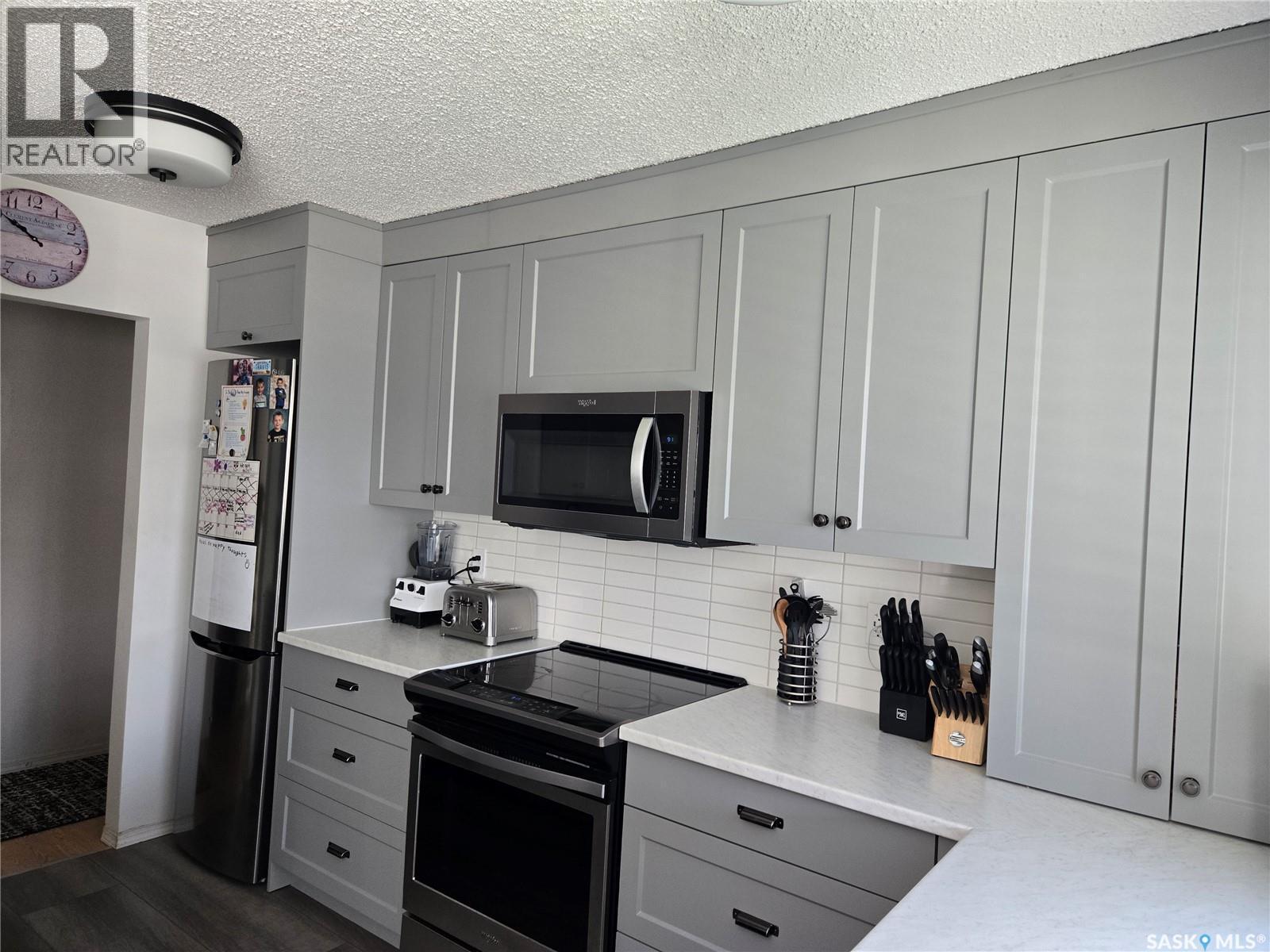 9 605 Wilson Crescent, Saskatoon, SK - Indoor Photo Showing Kitchen