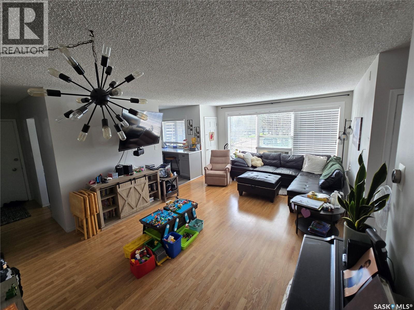 9 605 Wilson Crescent, Saskatoon, SK - Indoor