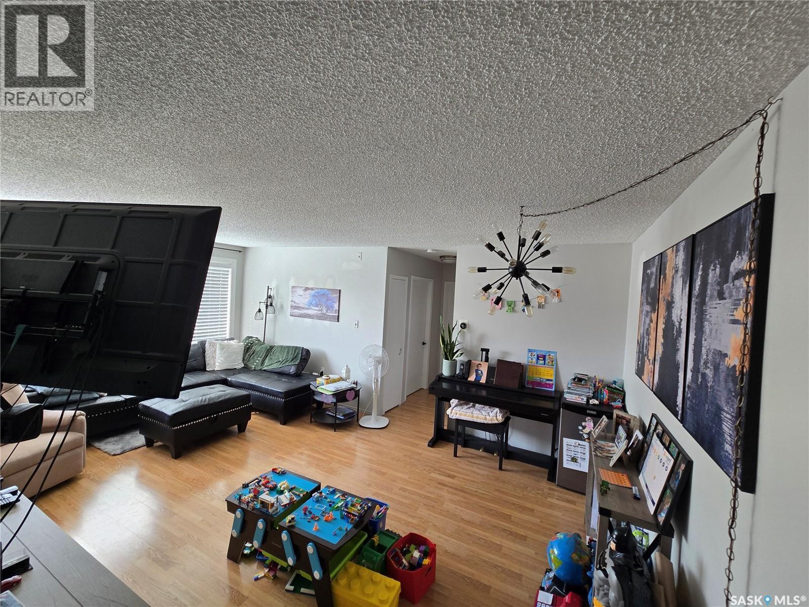 9 605 Wilson Crescent, Saskatoon, SK - Indoor