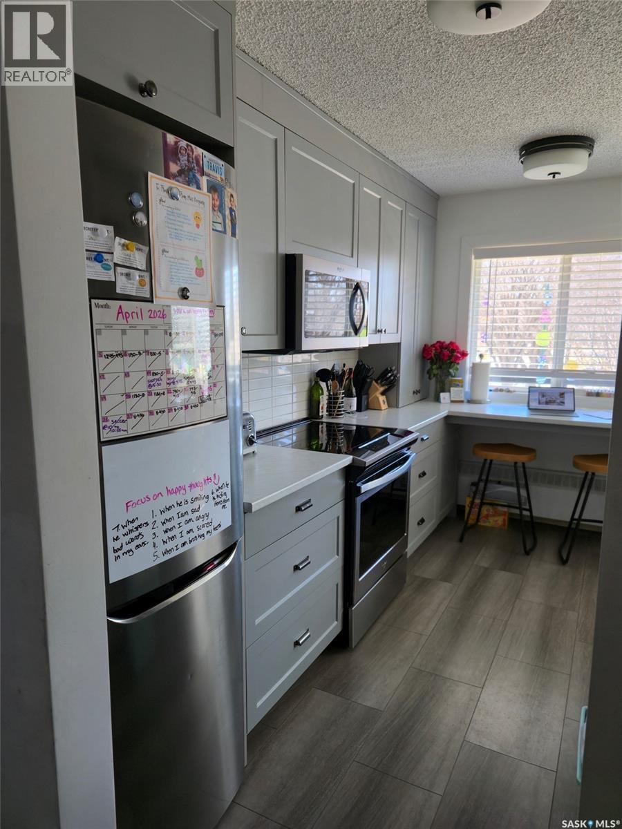 9 605 Wilson Crescent, Saskatoon, SK - Indoor Photo Showing Kitchen