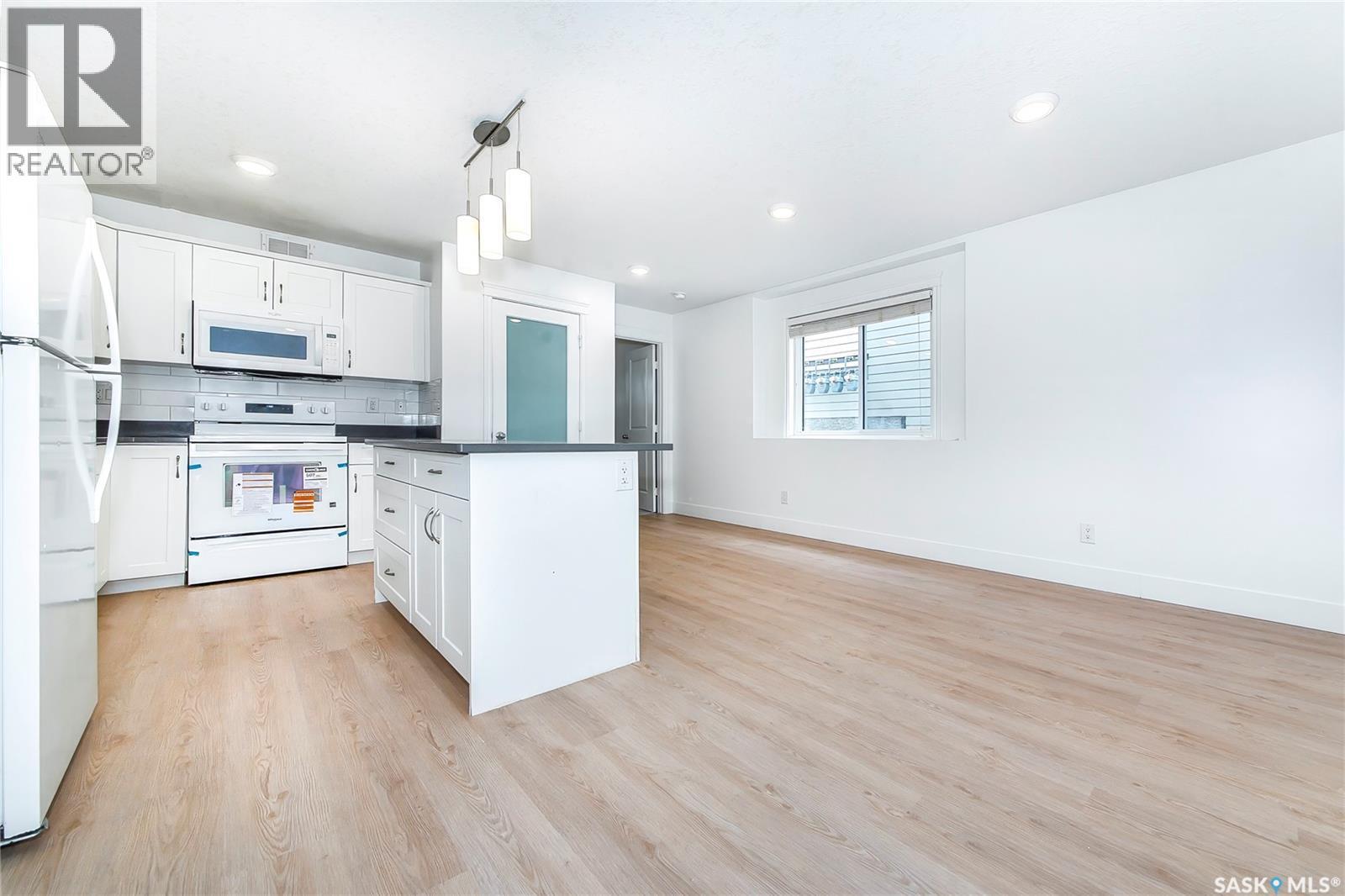 501 110 Akhtar Bend, Saskatoon, SK - Indoor Photo Showing Kitchen