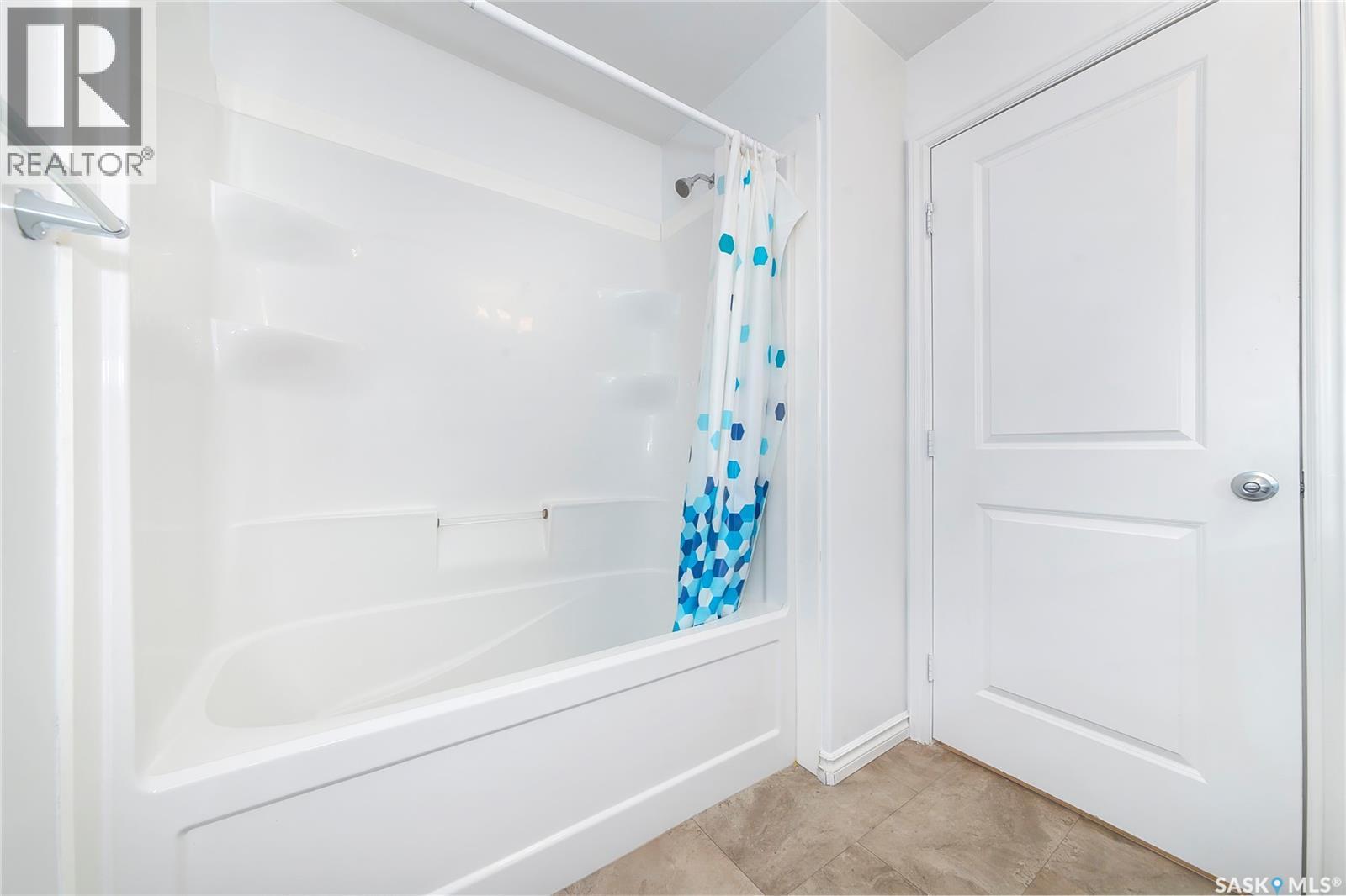 501 110 Akhtar Bend, Saskatoon, SK - Indoor Photo Showing Bathroom