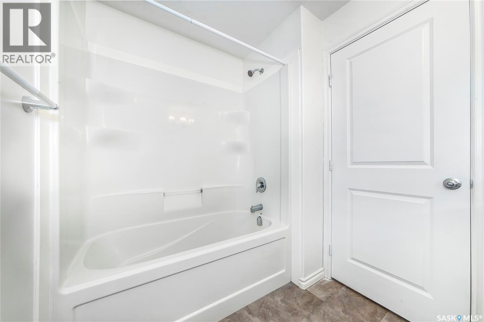 501 110 Akhtar Bend, Saskatoon, SK - Indoor Photo Showing Bathroom
