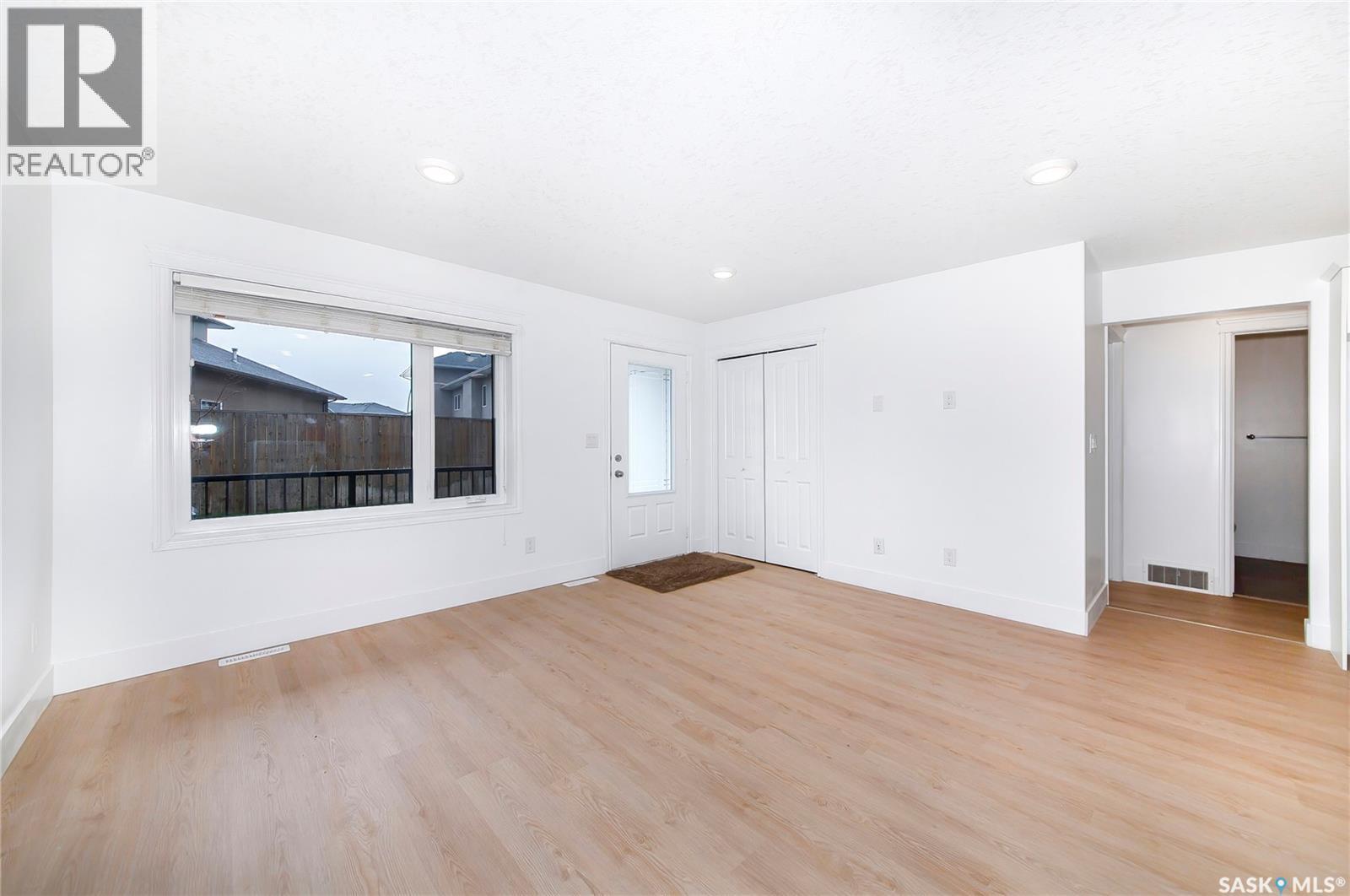 501 110 Akhtar Bend, Saskatoon, SK - Indoor