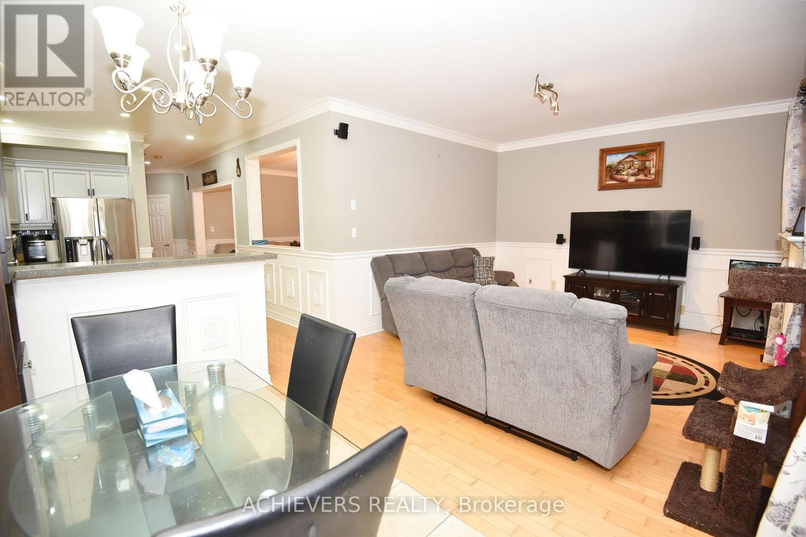 521 Navigator Drive, Mississauga, ON - Indoor