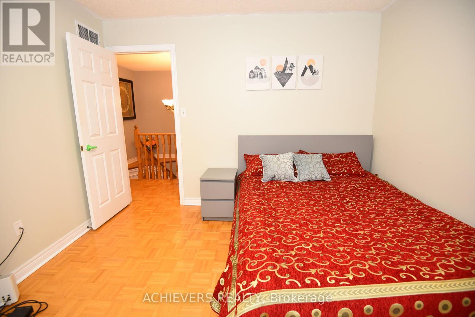 521 Navigator Drive, Mississauga, ON - Indoor Photo Showing Bedroom