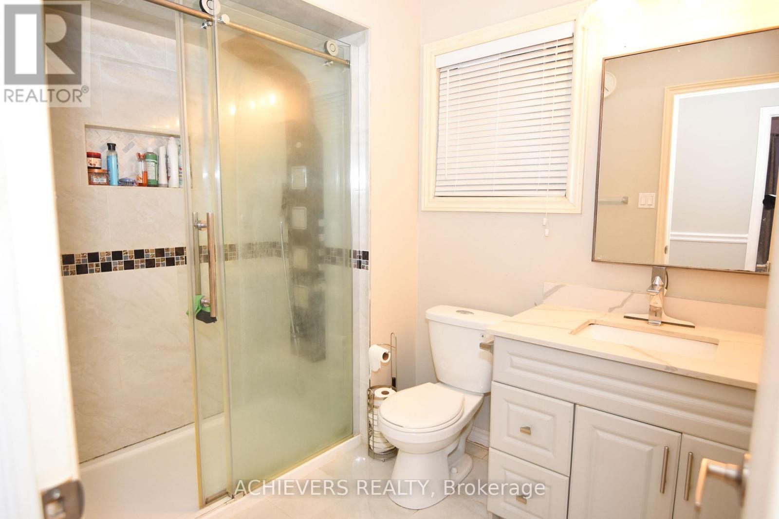 521 Navigator Drive, Mississauga, ON - Indoor Photo Showing Bathroom