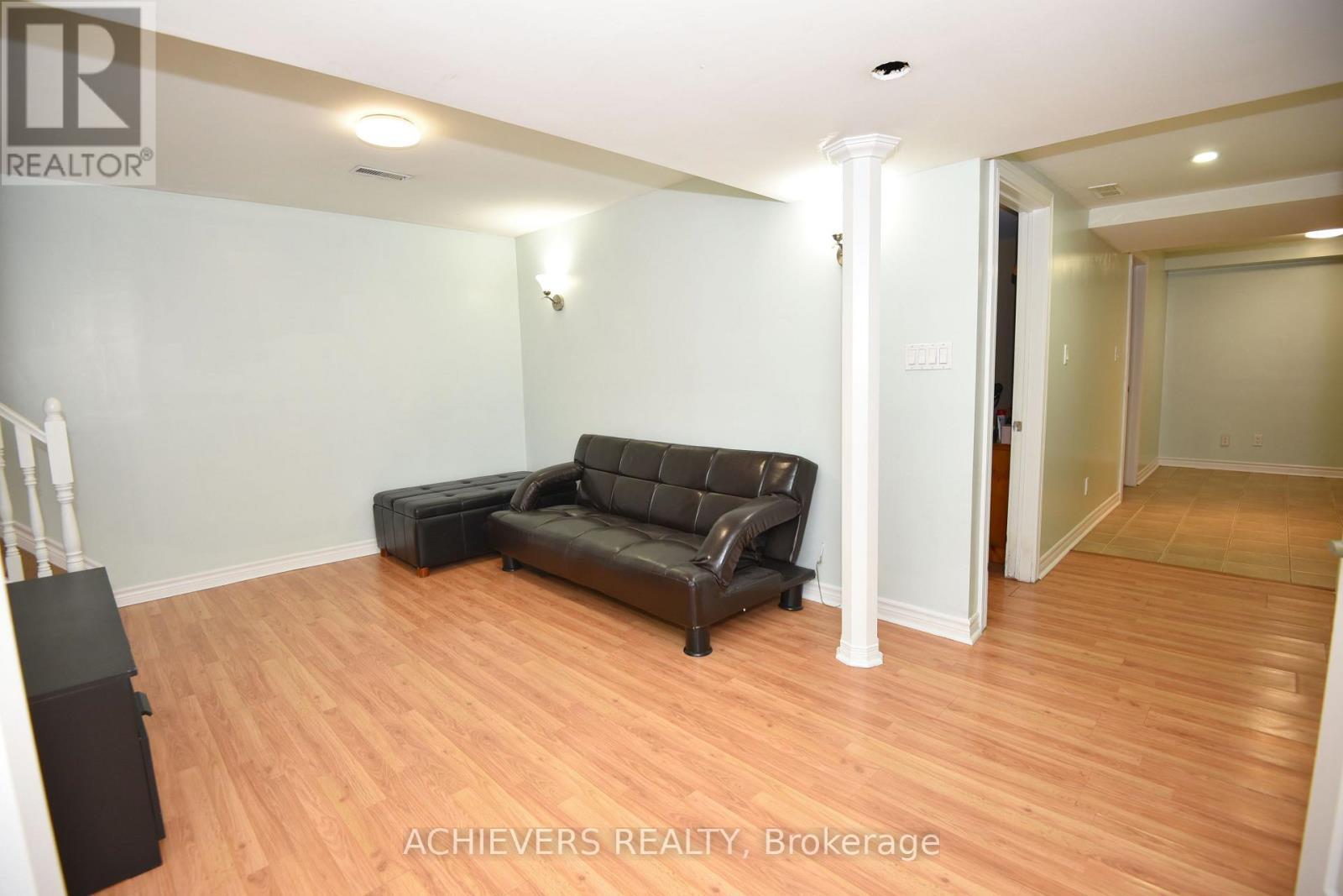 521 Navigator Drive, Mississauga, ON - Indoor