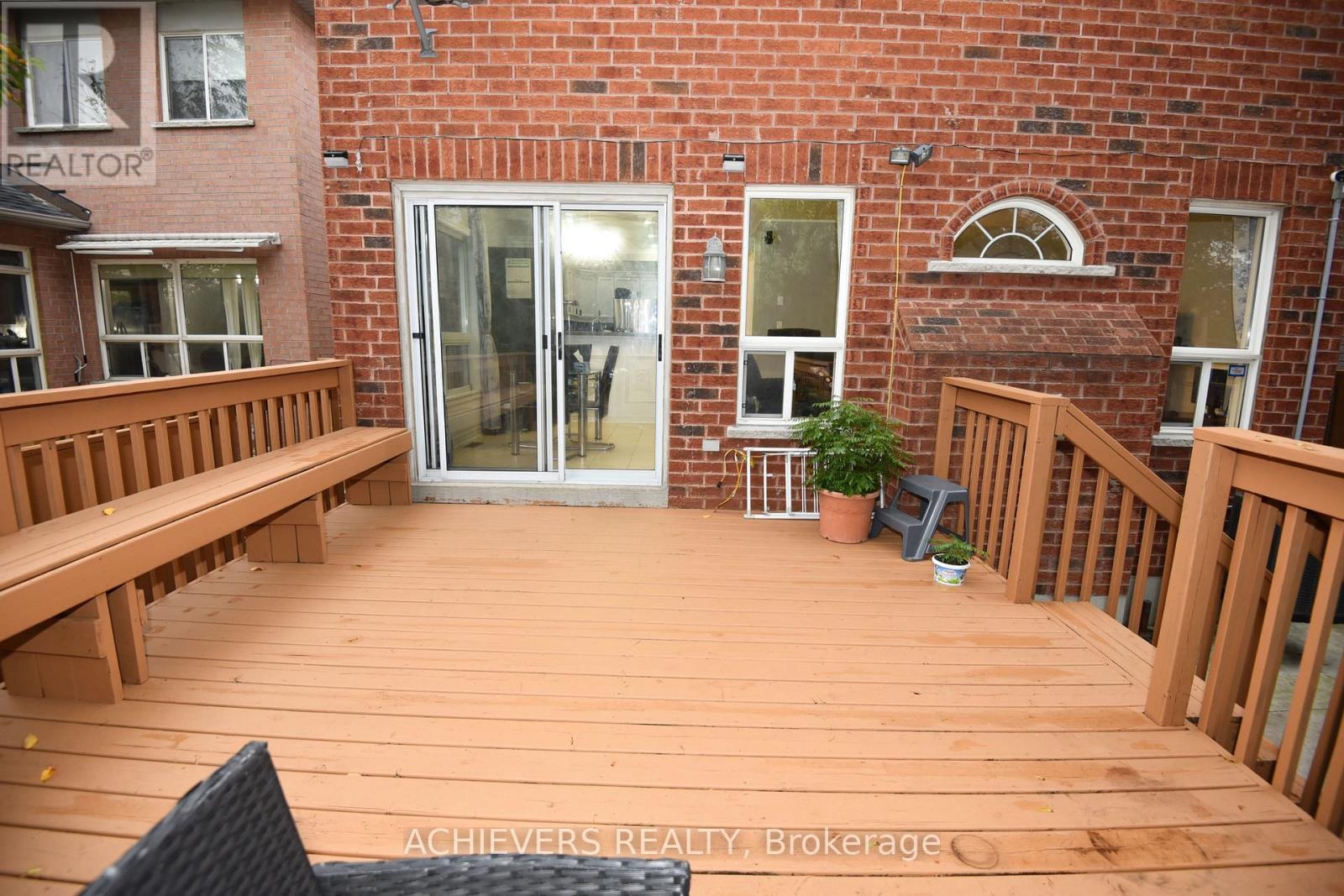 521 Navigator Drive, Mississauga, ON - Outdoor With Deck Patio Veranda With Exterior