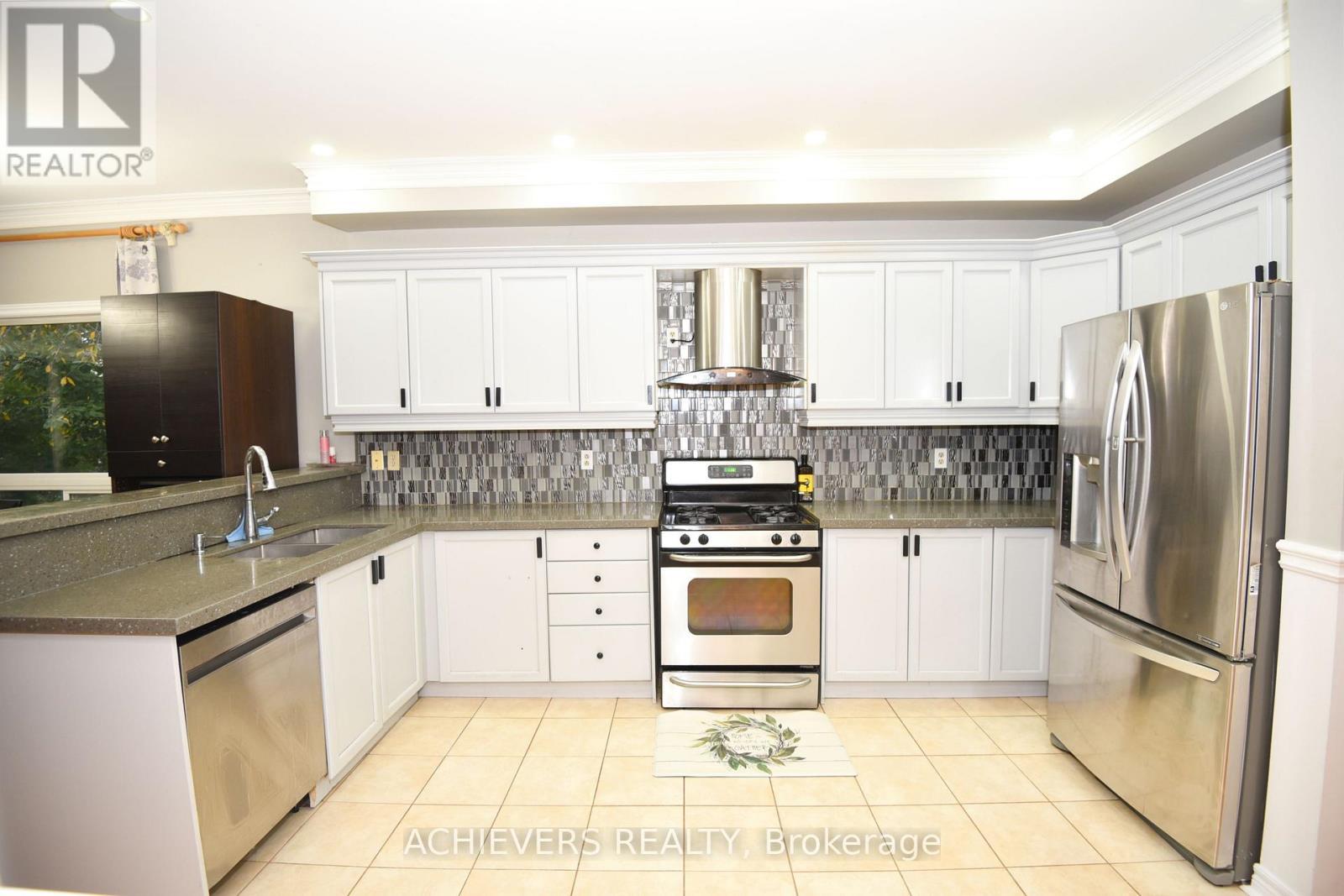 521 Navigator Drive, Mississauga, ON - Indoor Photo Showing Kitchen