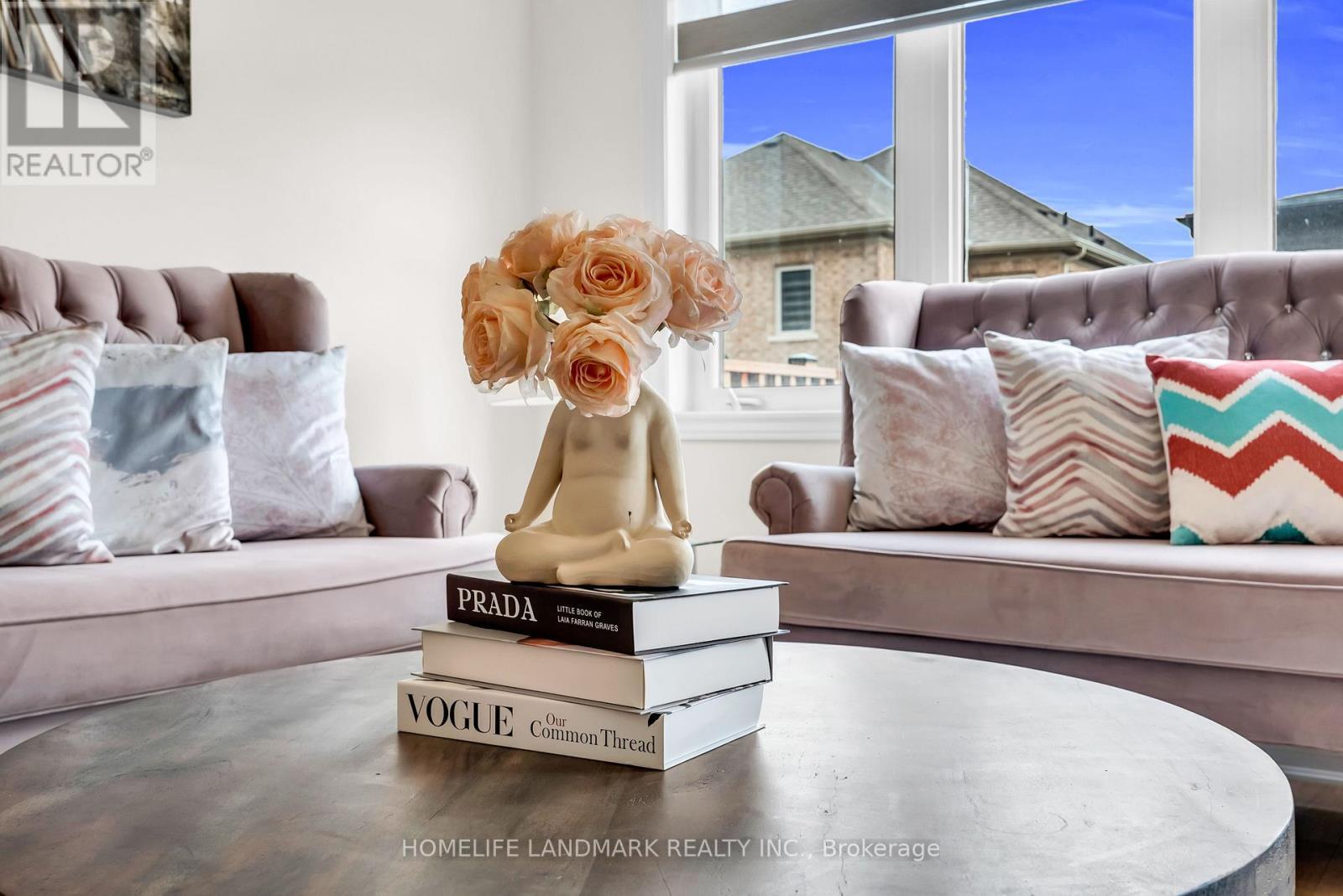21 Sapphire Way, Thorold, ON - Indoor Photo Showing Living Room