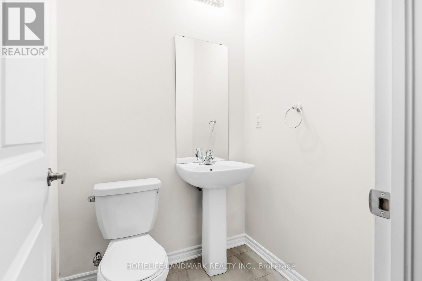 21 Sapphire Way, Thorold, ON - Indoor Photo Showing Bathroom