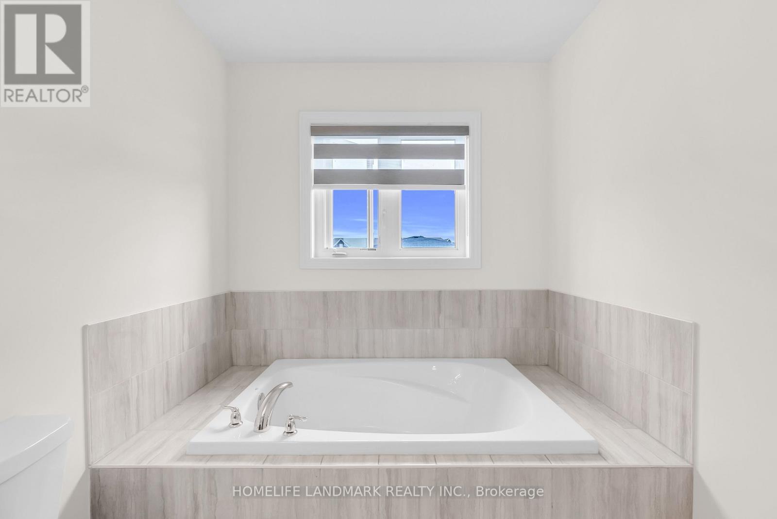 21 Sapphire Way, Thorold, ON - Indoor Photo Showing Bathroom