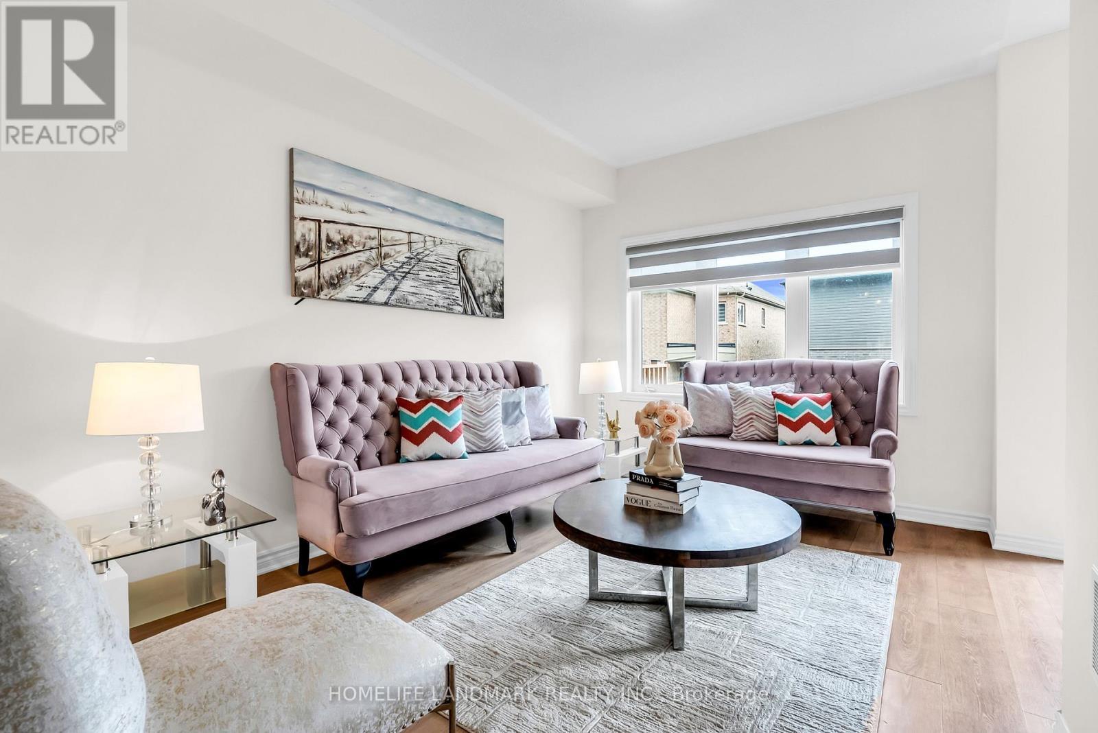 21 Sapphire Way, Thorold, ON - Indoor Photo Showing Living Room