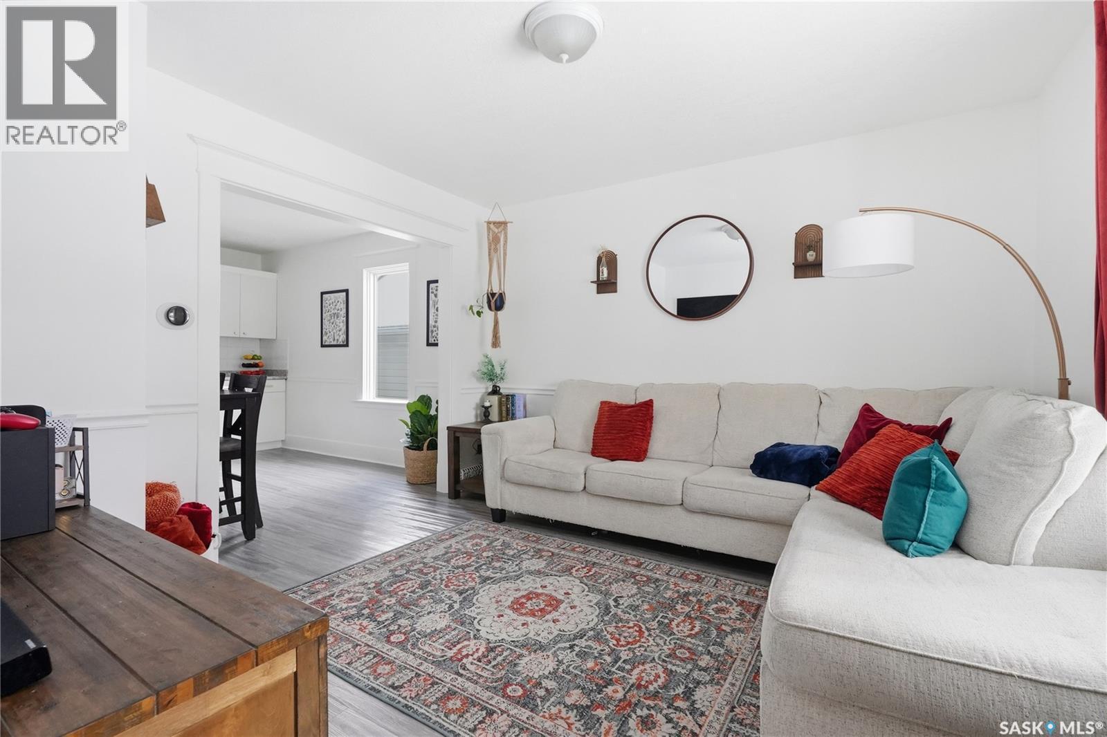 236 I Avenue N, Saskatoon, SK - Indoor Photo Showing Living Room