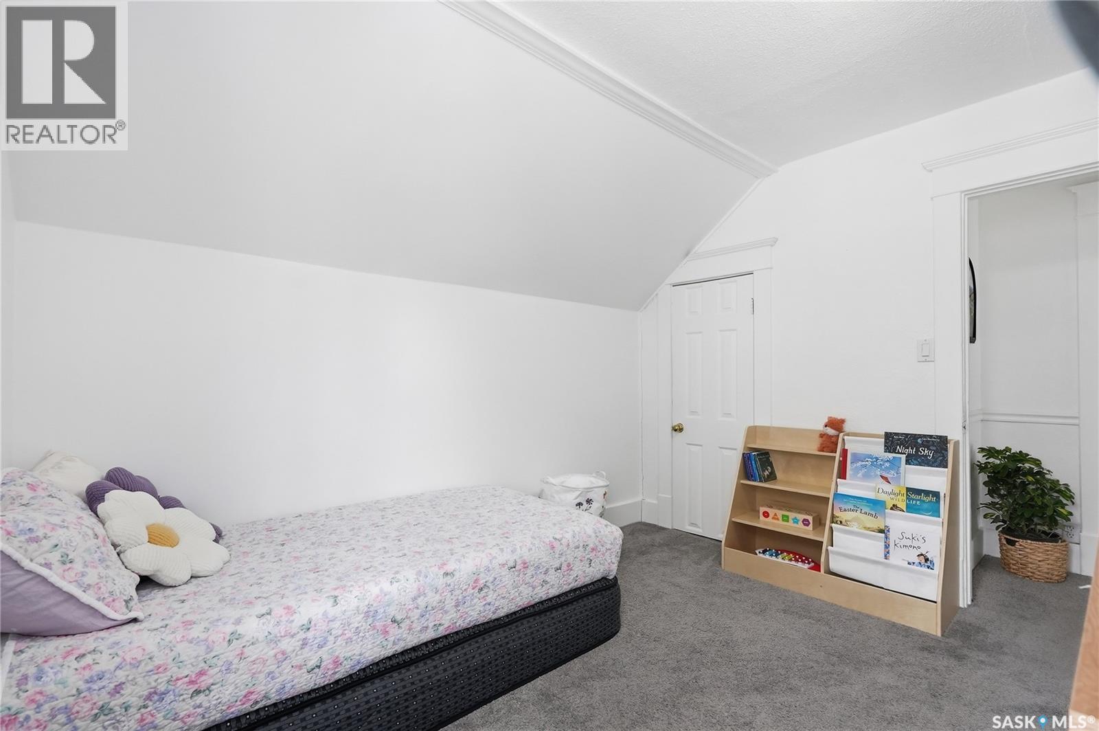 236 I Avenue N, Saskatoon, SK - Indoor Photo Showing Bedroom
