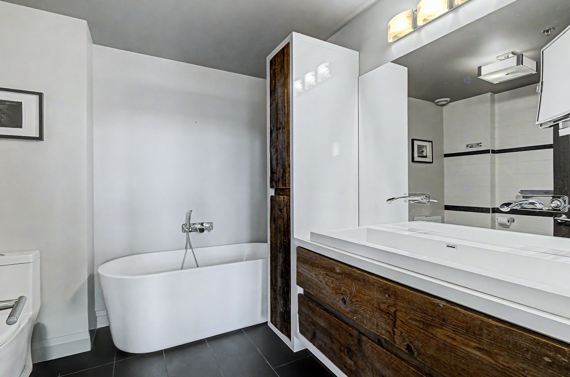 Bathroom - 212-2182 Av. Lamothe, Saint-Hyacinthe, QC - Indoor Photo Showing Bathroom