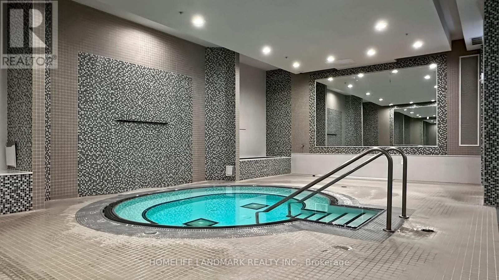 714 - 75 Norman Bethune Avenue S, Richmond Hill, ON - Indoor Photo Showing Other Room With In Ground Pool