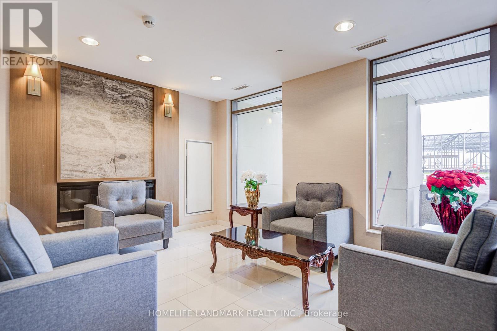 714 - 75 Norman Bethune Avenue S, Richmond Hill, ON - Indoor