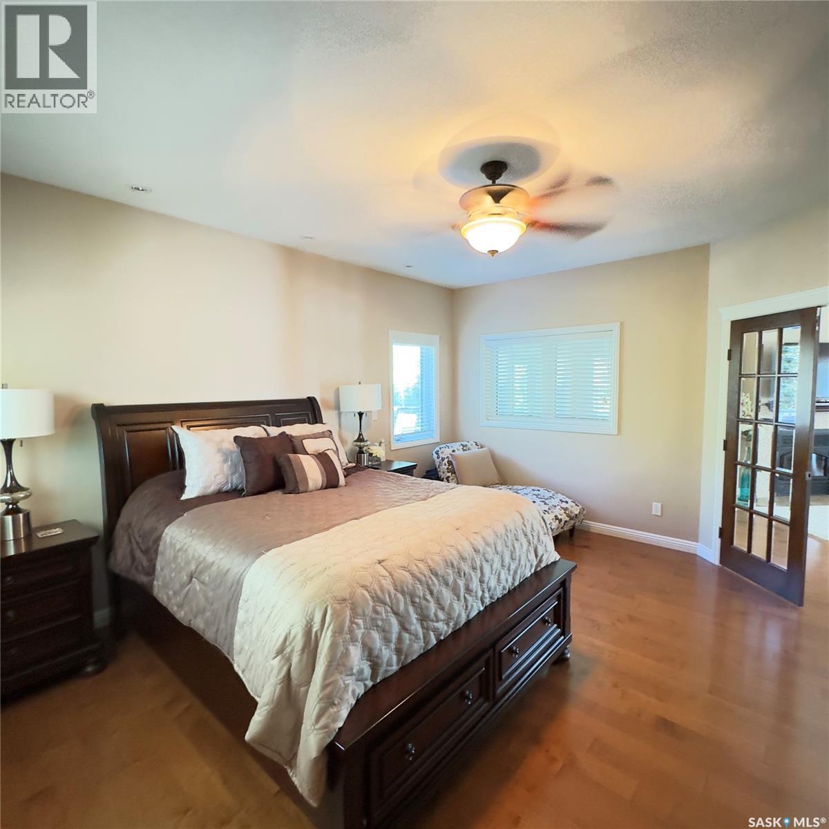 82 Estates Drive, Elk Ridge, SK - Indoor Photo Showing Bedroom