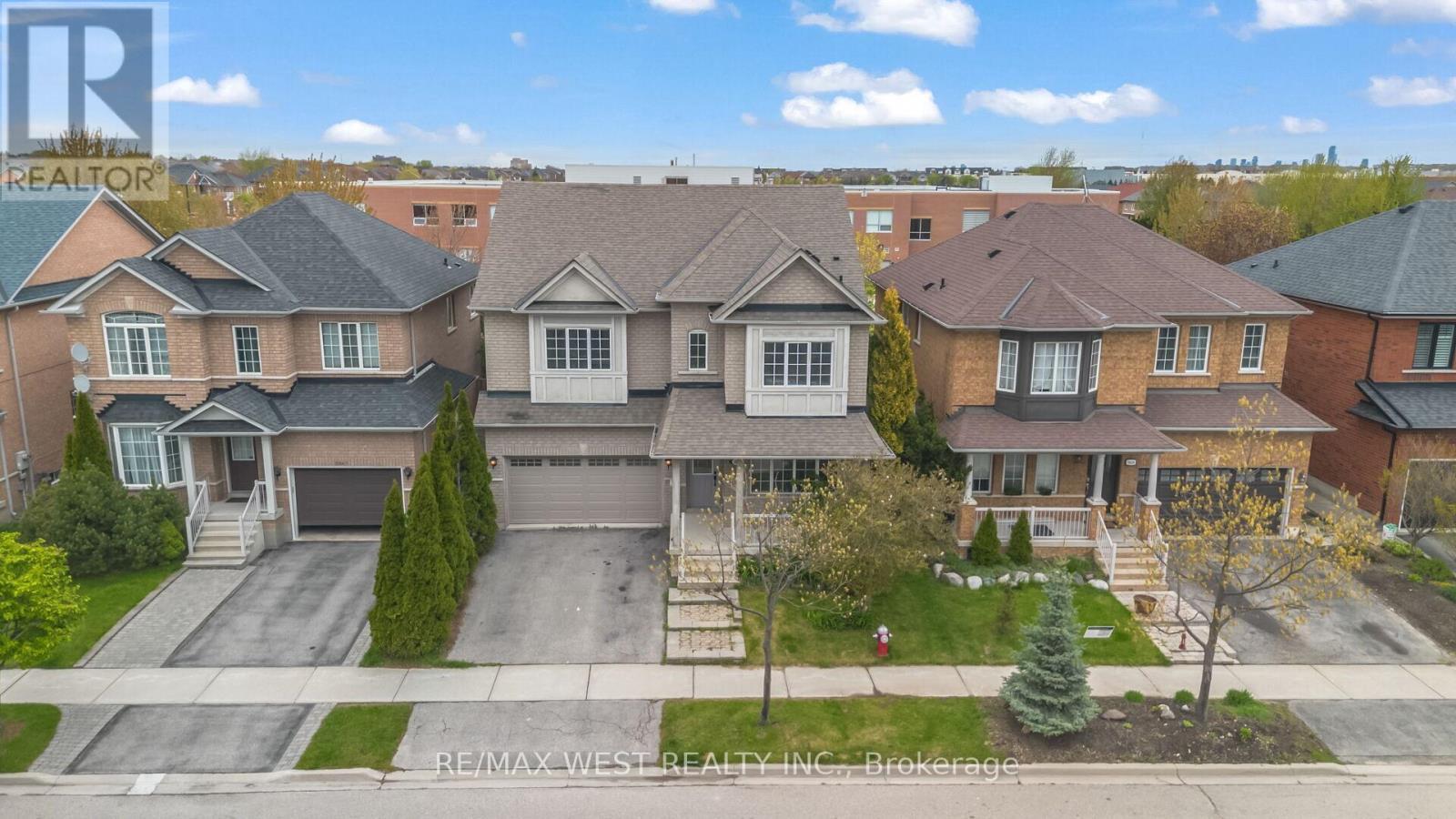 5843 Rainspring Drive, Mississauga, ON - Outdoor With Facade