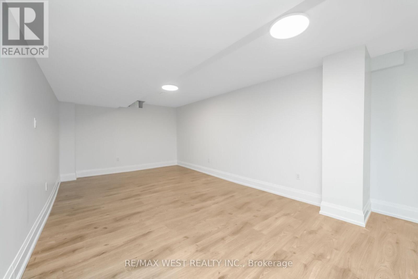 5843 Rainspring Drive, Mississauga, ON - Indoor Photo Showing Other Room