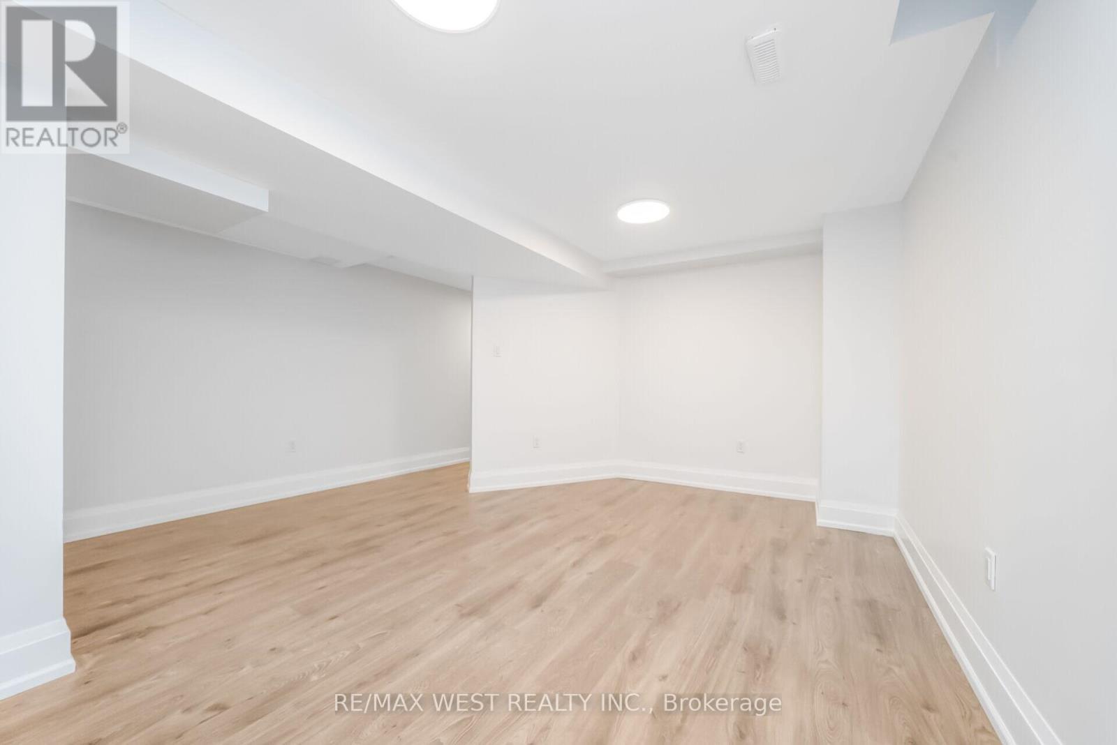 5843 Rainspring Drive, Mississauga, ON - Indoor Photo Showing Other Room