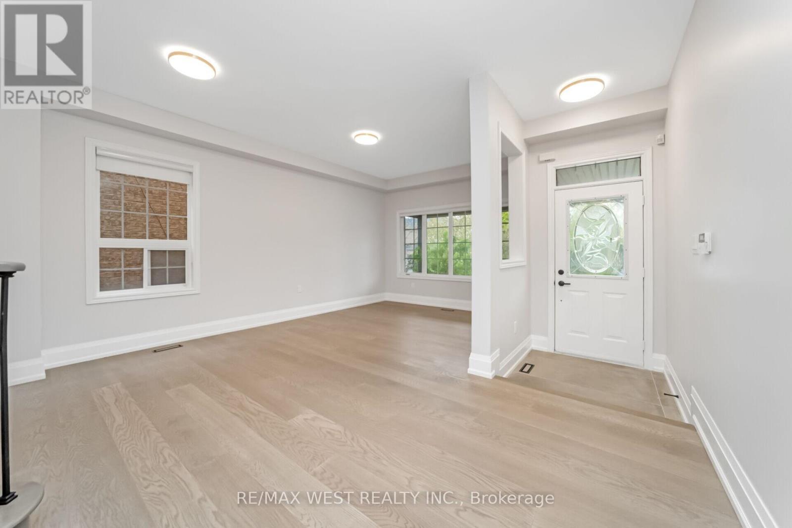 5843 Rainspring Drive, Mississauga, ON - Indoor Photo Showing Other Room