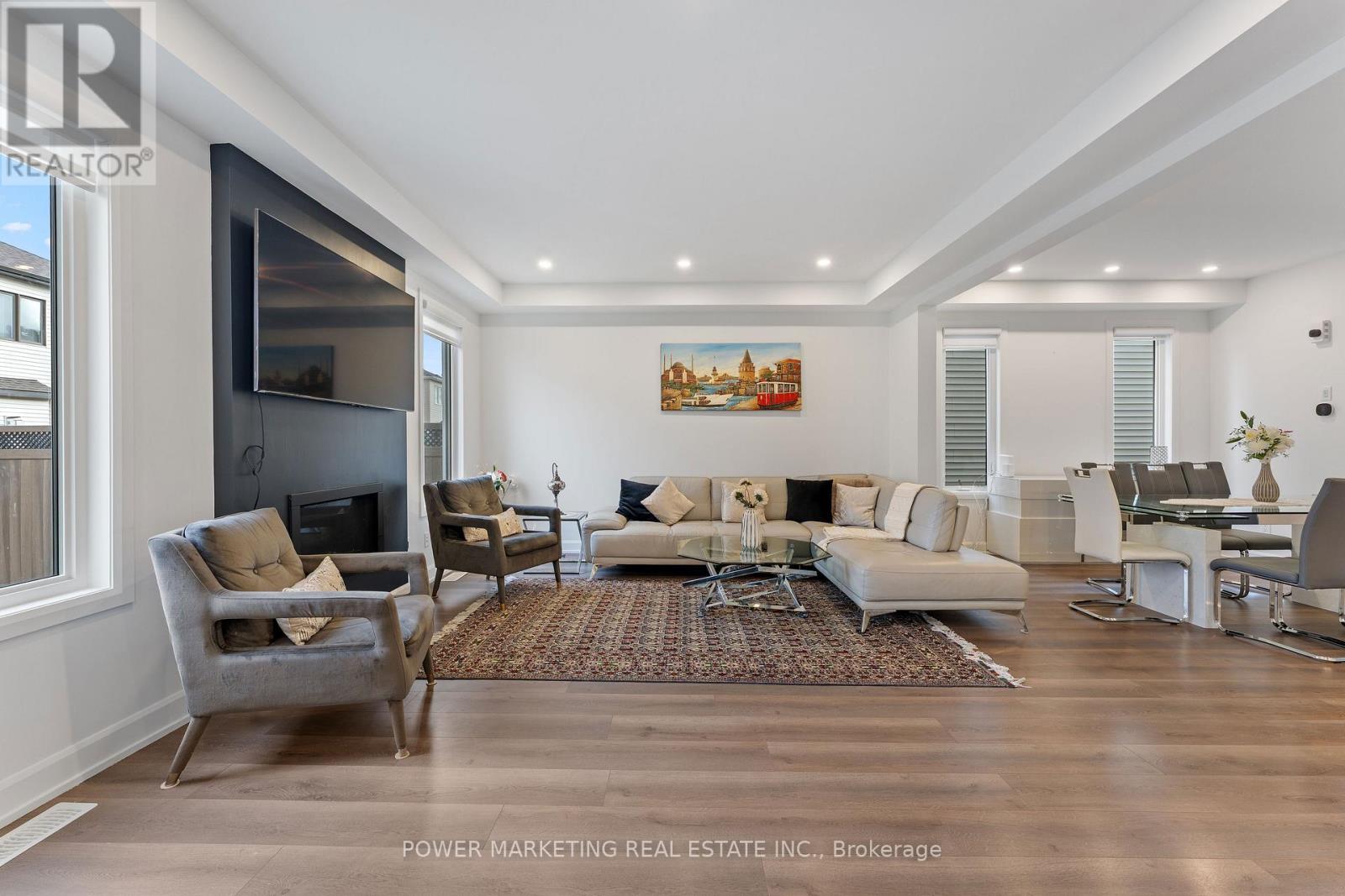159 Celestial Grove, Ottawa, ON - Indoor Photo Showing Living Room