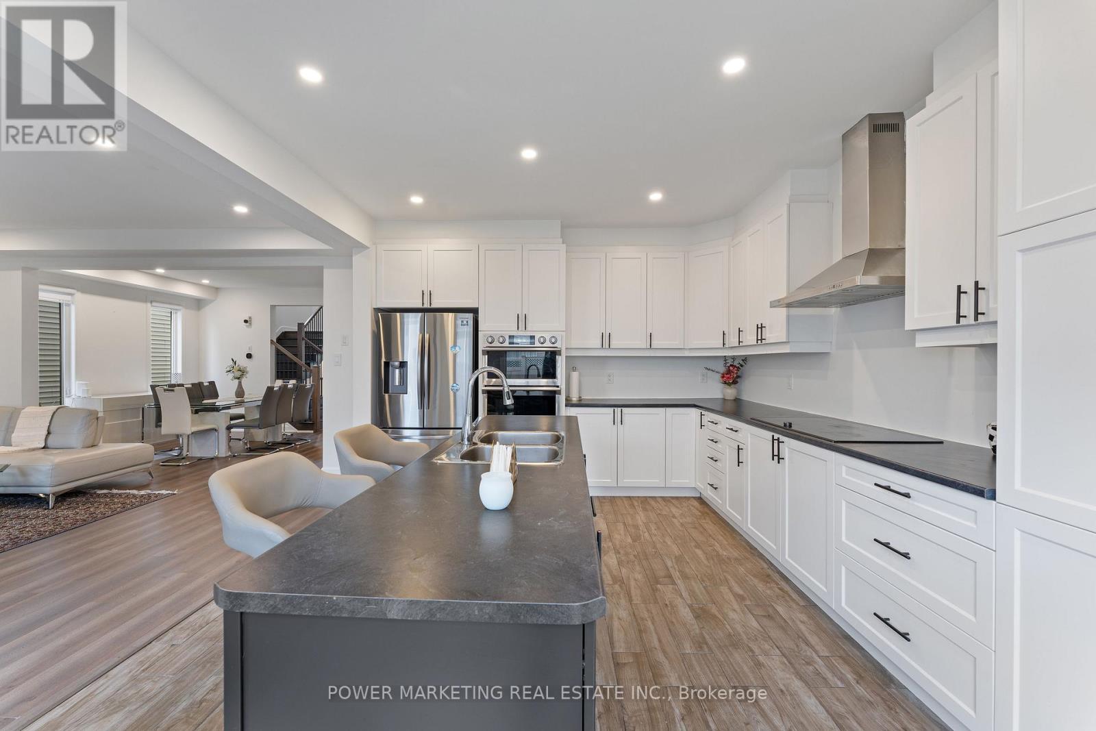 159 Celestial Grove, Ottawa, ON - Indoor Photo Showing Kitchen With Stainless Steel Kitchen With Double Sink With Upgraded Kitchen