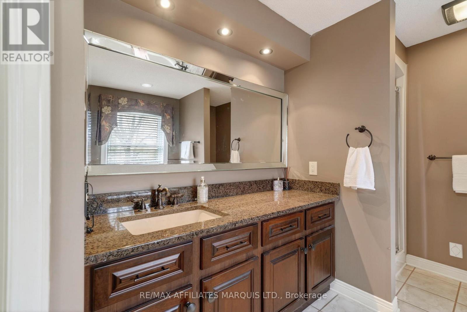 1613 Blakely Drive, Cornwall, ON - Indoor Photo Showing Bathroom
