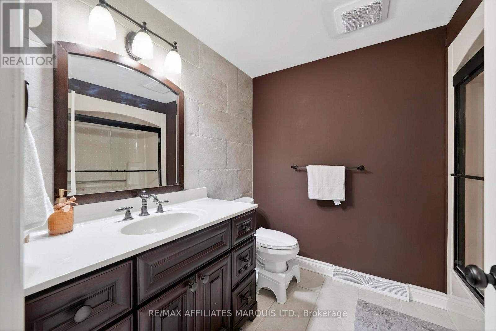 1613 Blakely Drive, Cornwall, ON - Indoor Photo Showing Bathroom