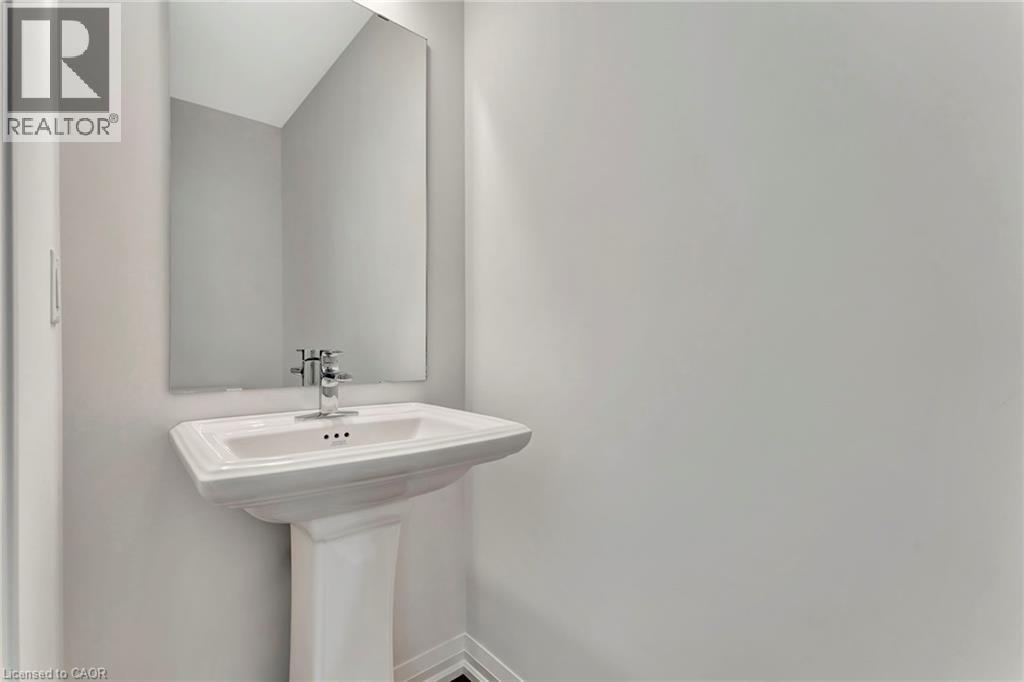 55 Tom Brown Drive Unit# 90, Paris, ON - Indoor Photo Showing Bathroom
