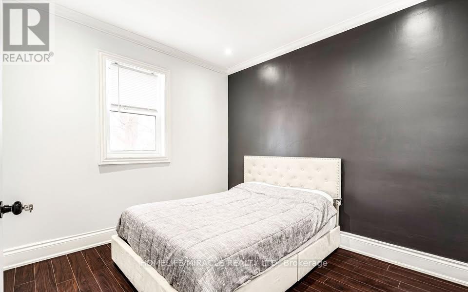 88 Niagara Street, Hamilton, ON - Indoor Photo Showing Bedroom