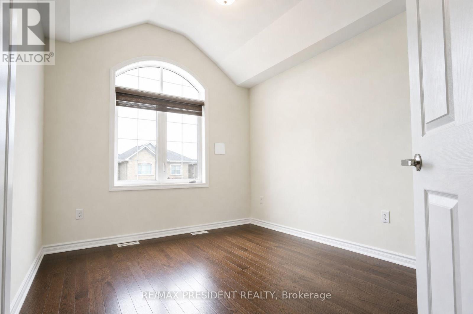 34 Eberly Woods Drive, Caledon, ON - Indoor Photo Showing Other Room