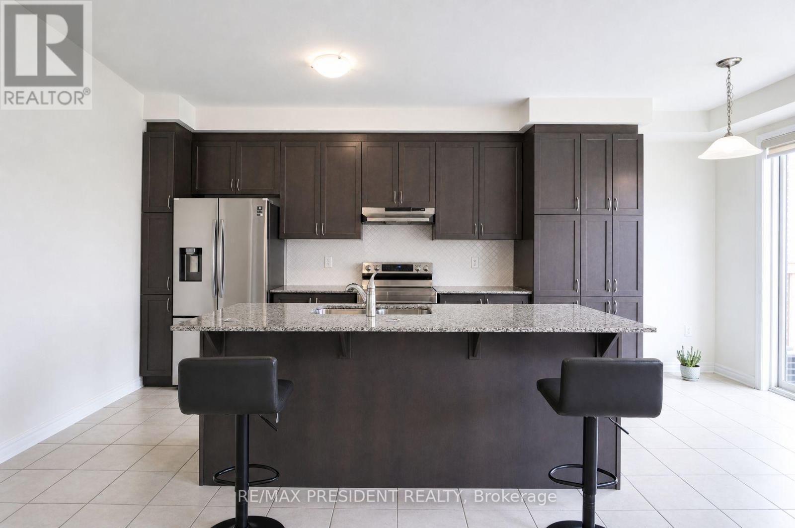 34 Eberly Woods Drive, Caledon, ON - Indoor Photo Showing Kitchen With Stainless Steel Kitchen With Upgraded Kitchen