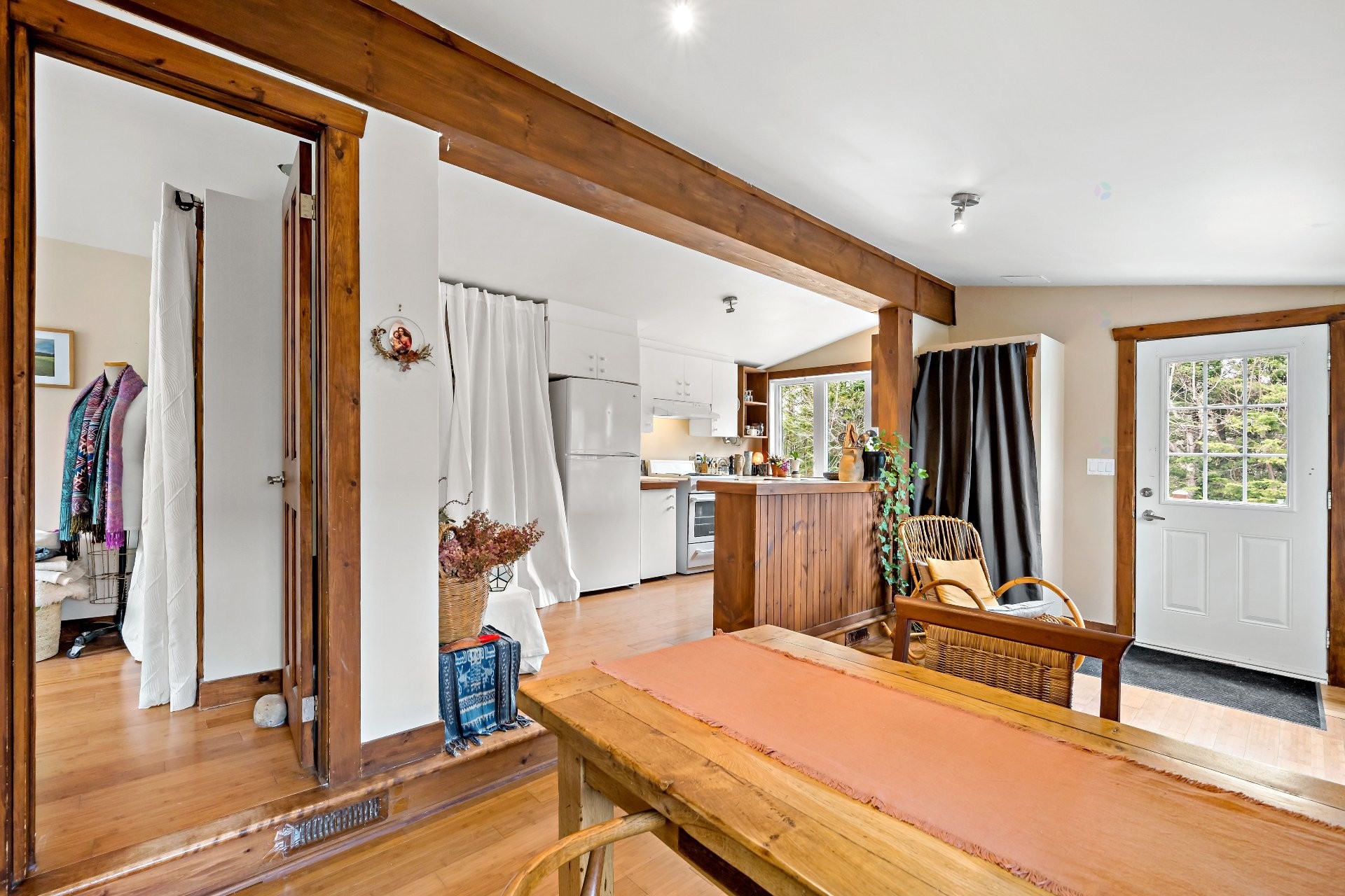 Overall view - 85 Rue Belle-Étoile, Val-David, QC - Indoor Photo Showing Other Room