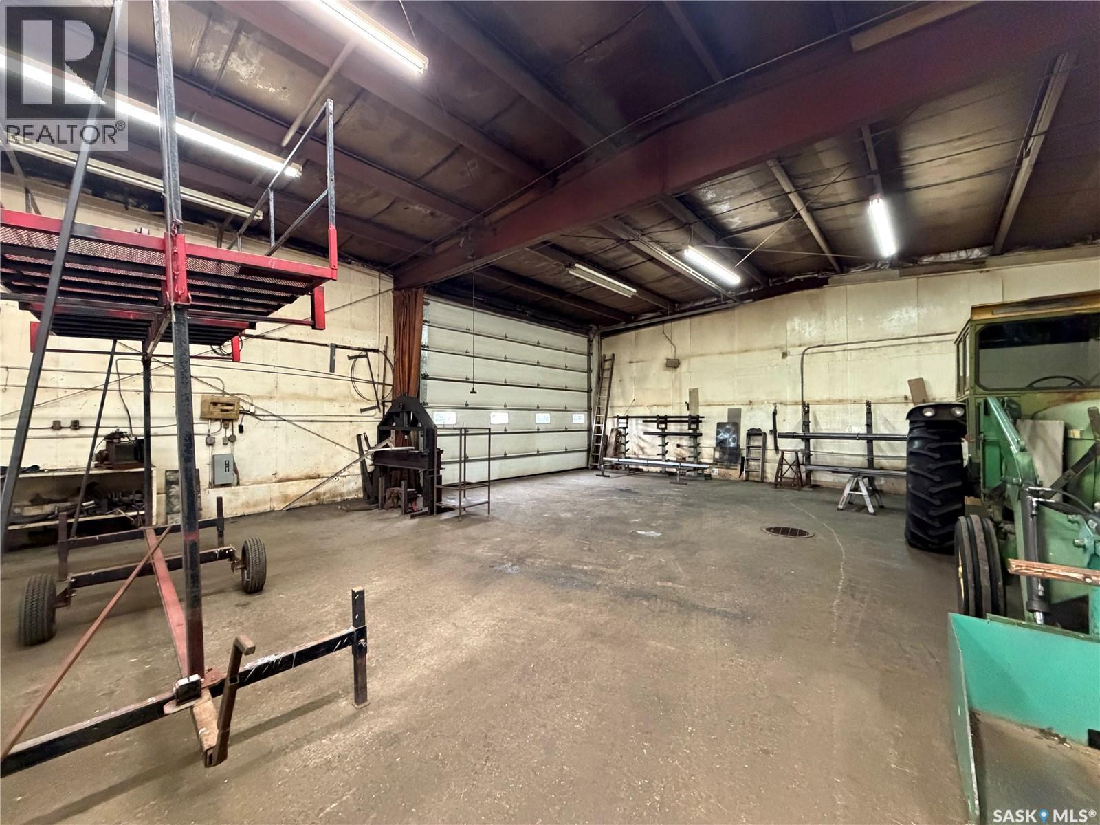 130575 5 Highway, Runnymede, SK - Indoor Photo Showing Garage