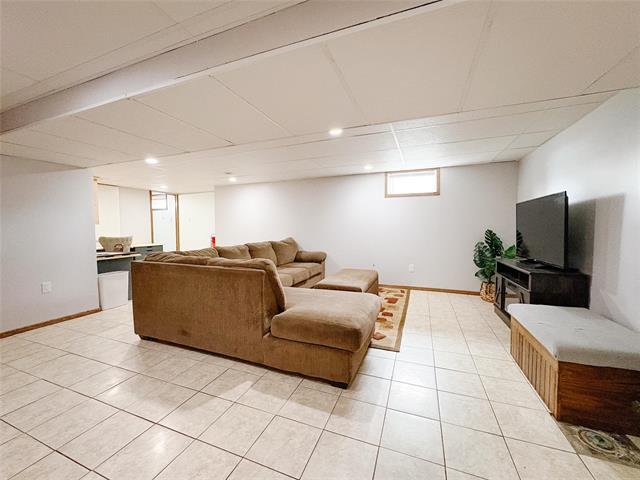 136 Newman Ave, Winnipeg, MB