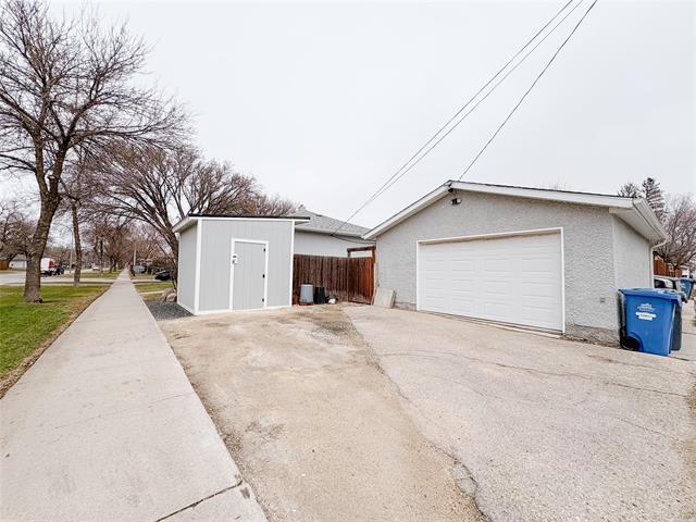 136 Newman Ave, Winnipeg, MB