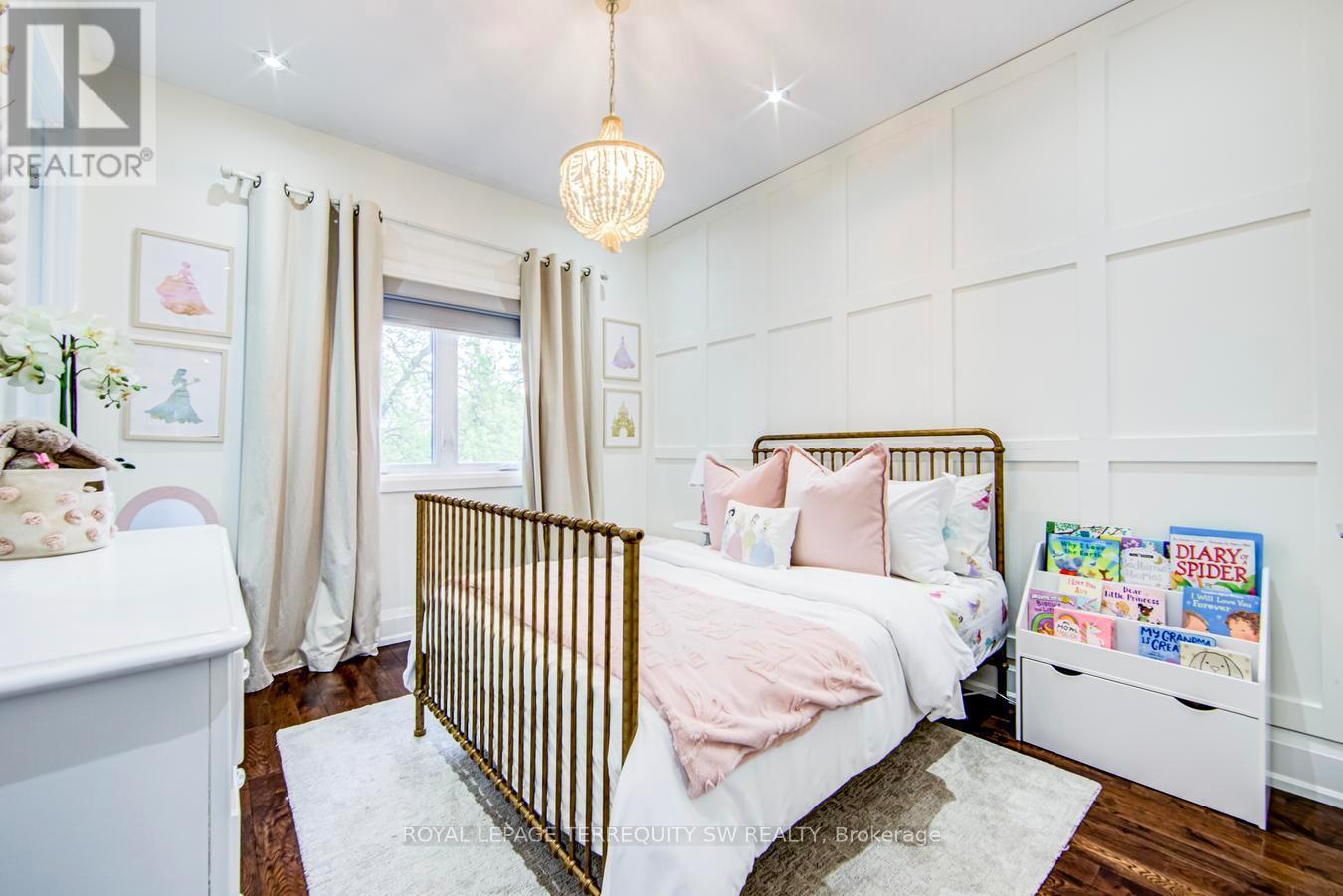888 Fourth Street, Mississauga, ON - Indoor Photo Showing Bedroom