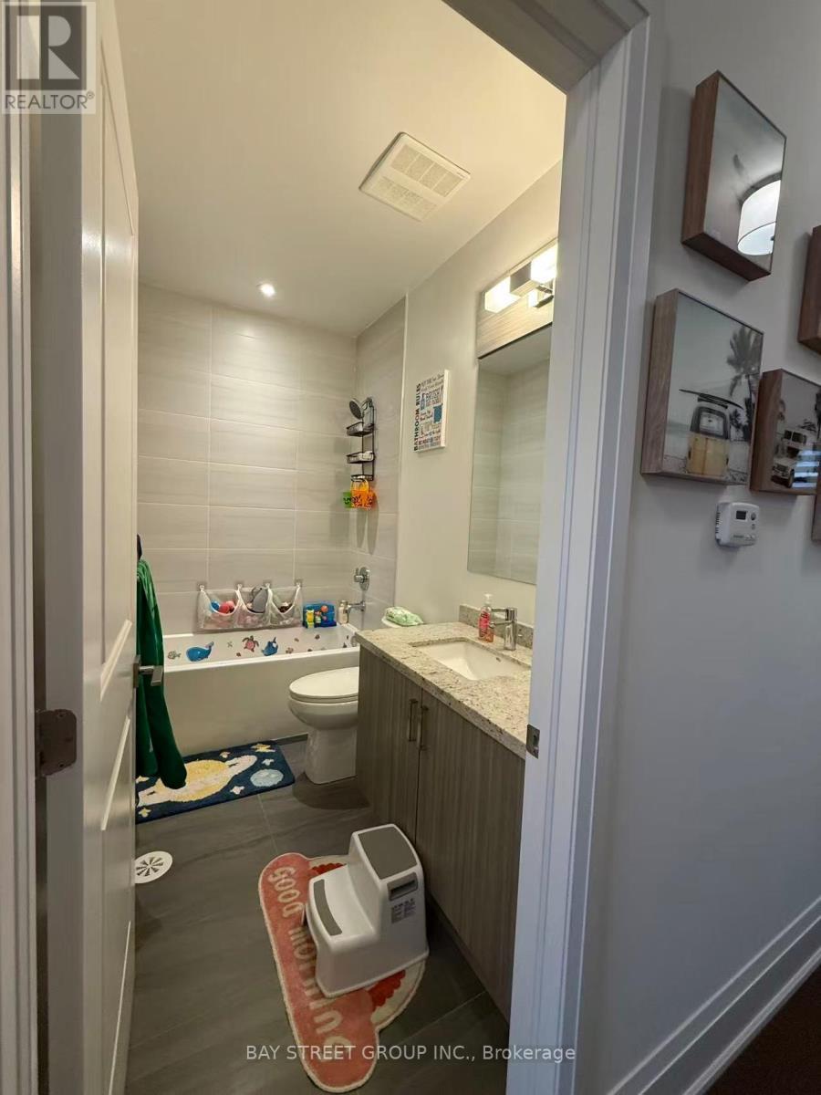 Th05 - 394 Highway 7 Avenue E, Richmond Hill, ON - Indoor Photo Showing Bathroom