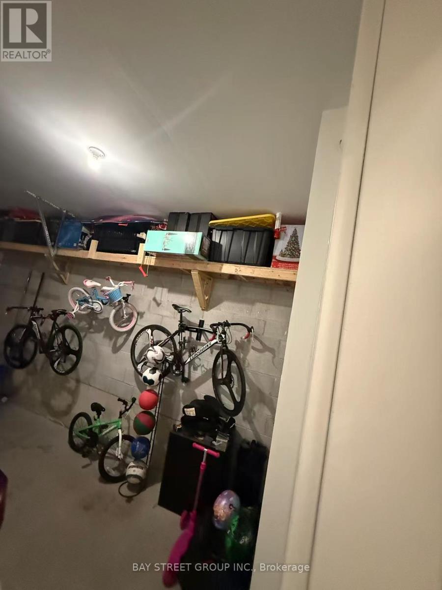 Th05 - 394 Highway 7 Avenue E, Richmond Hill, ON - Indoor Photo Showing Other Room